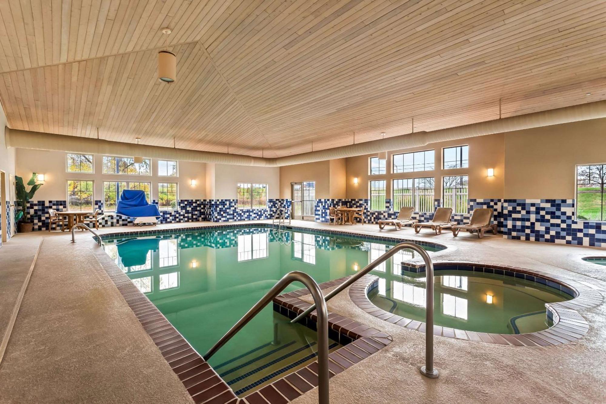 Country Inn & Suites By Radisson, Portage, In Екстер'єр фото
